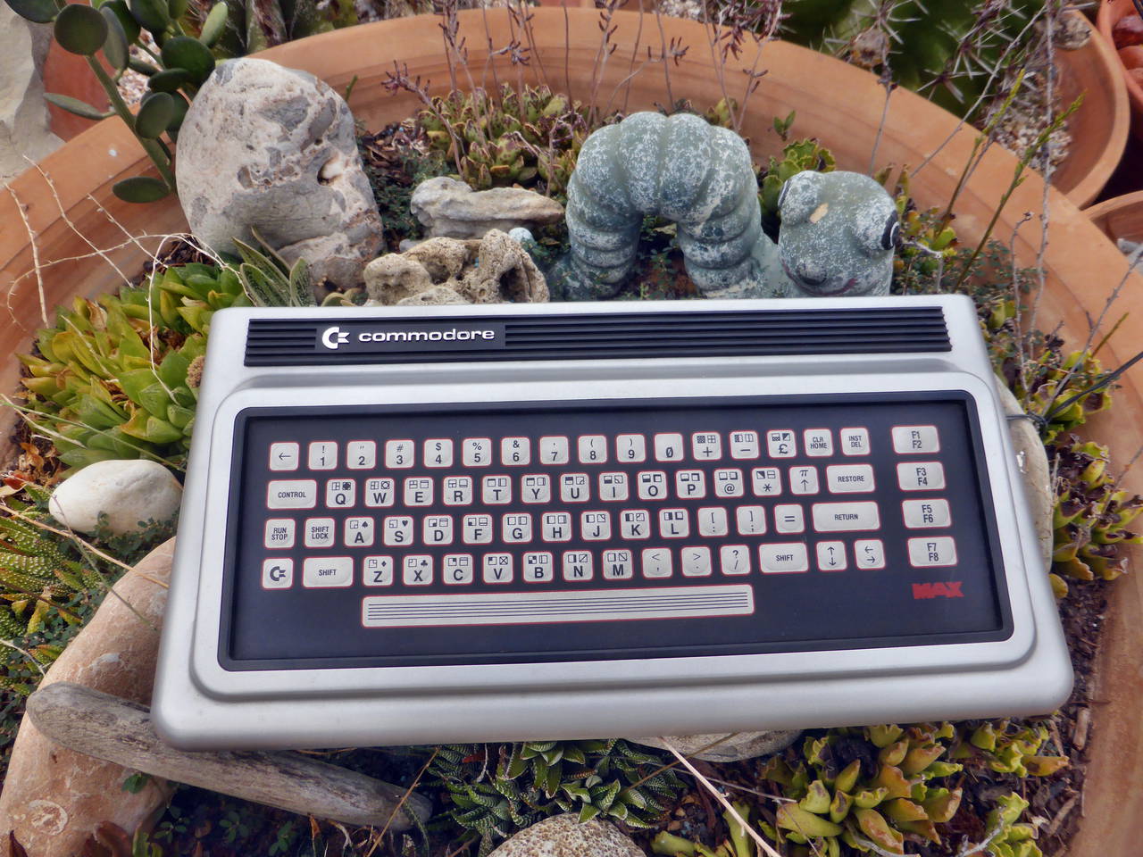 CommodoreMaxMachine-alboran70-01.jpg
